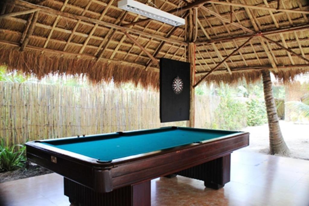 Cooper'S Beach Resort Lucbuan Exteriér fotografie
