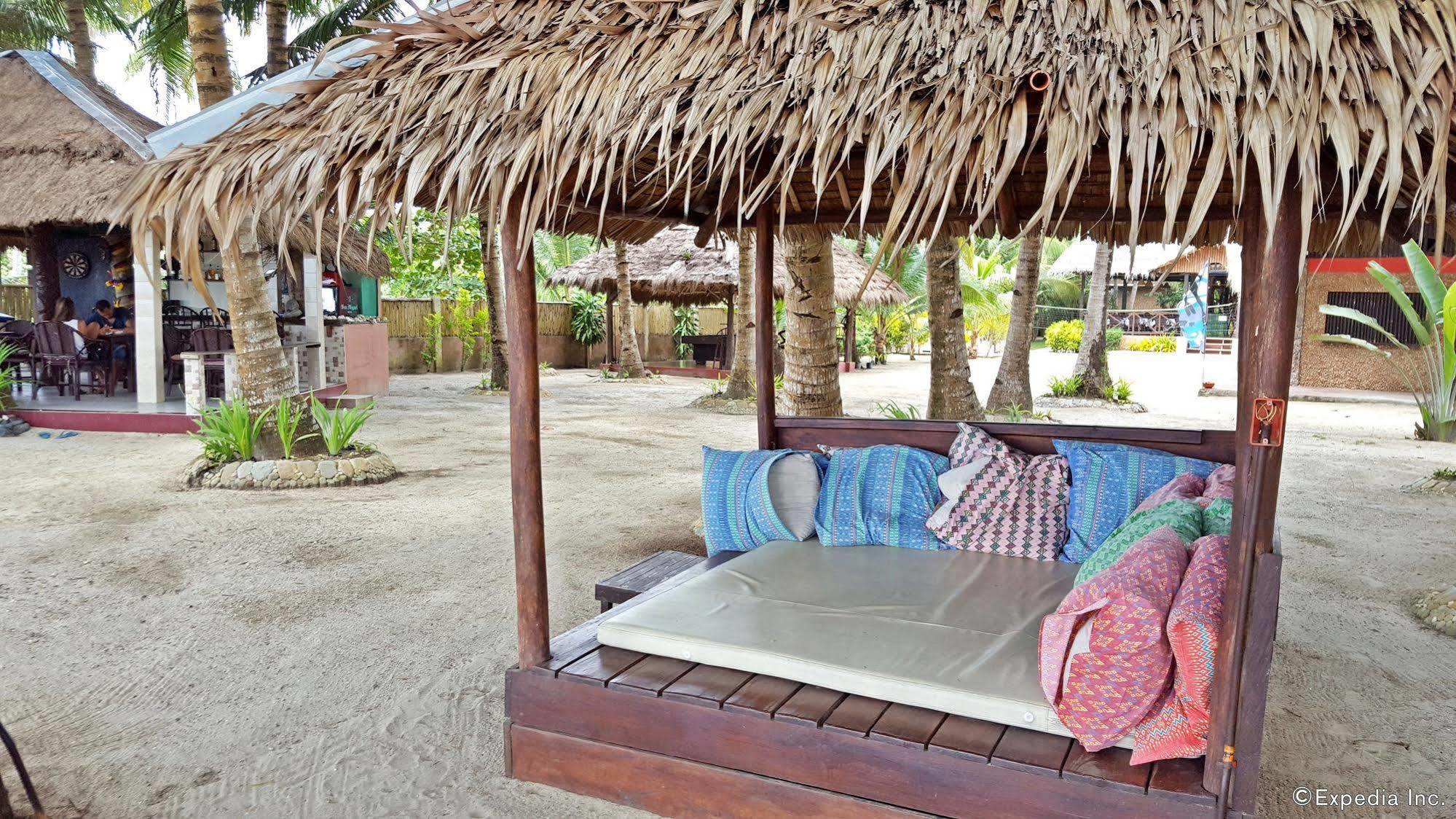 Cooper'S Beach Resort Lucbuan Exteriér fotografie
