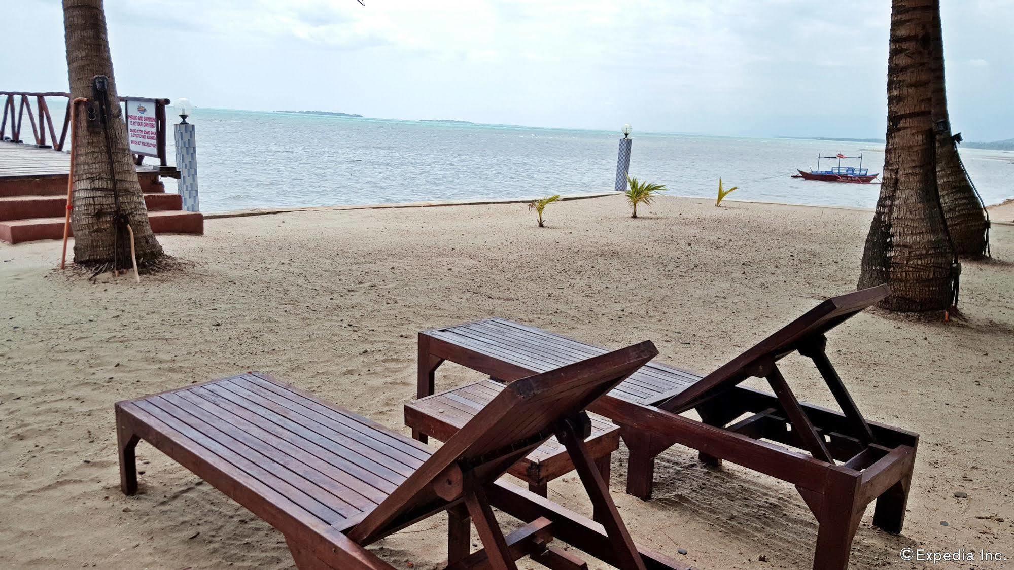 Cooper'S Beach Resort Lucbuan Exteriér fotografie